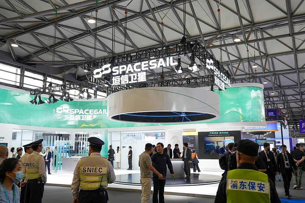 6G与卫星互联网规模组网：从技术到成本验证